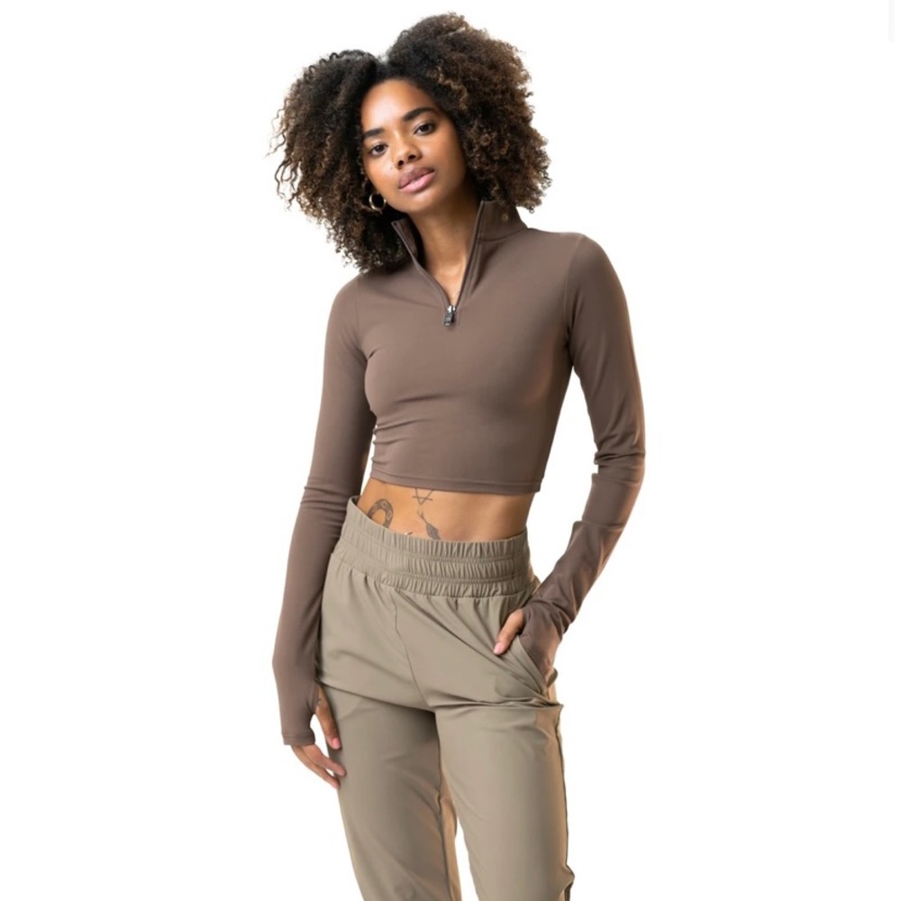 Balance Athletica Refine Cropped Zip in Venture